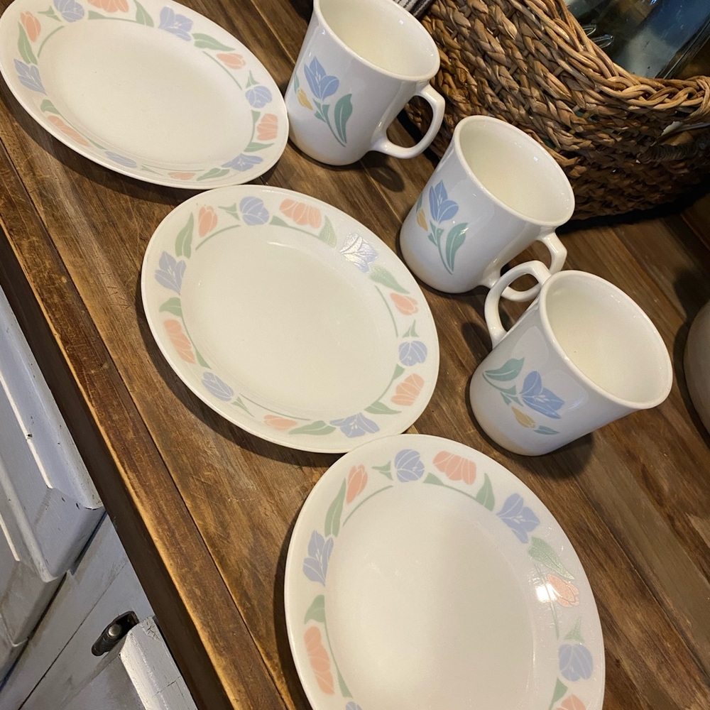 Corelle Friendship Dinnerware Set - White, Blue, Orange, Green